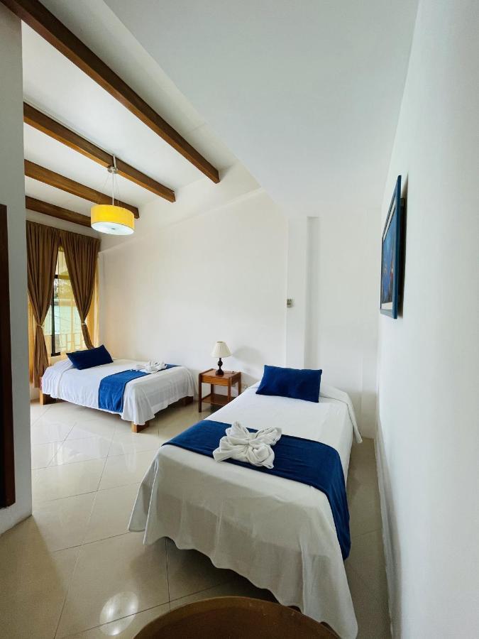 Fernandina Hotel & Spa Puerto Ayora  Extérieur photo