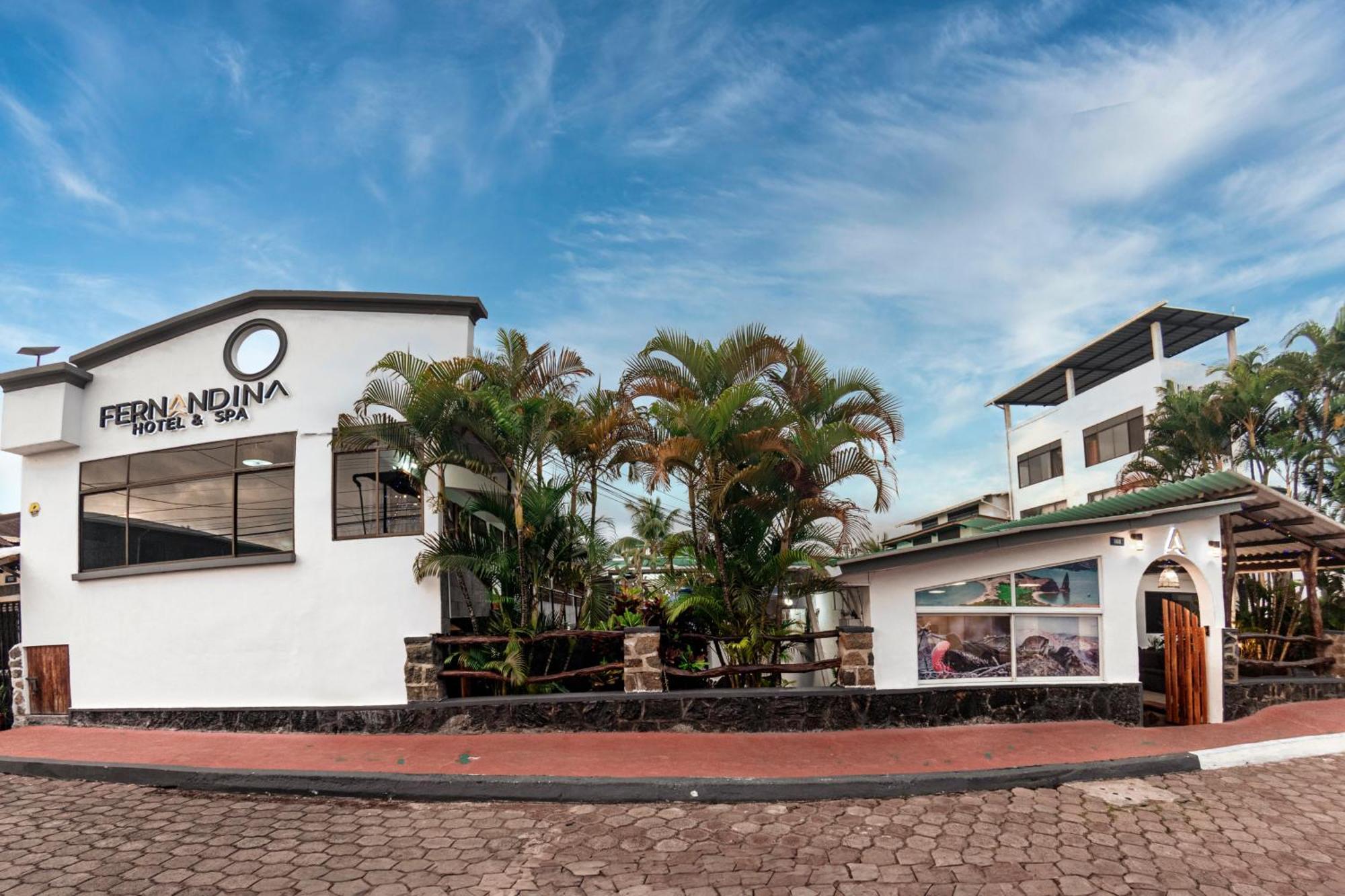 Fernandina Hotel & Spa Puerto Ayora  Extérieur photo